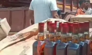 बोचहां: लालपुर चौड़ से पुलिस ने एक ट्रक से ₹50 लाख की विदेशी शराब ज़ब्त की, कारोबारी फरार