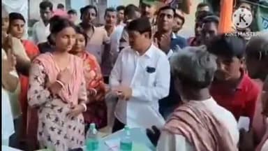 সোনামুখী: আসন্ন দুর্গাপুজো আগেই দুস্থ মানুষদের হাতে ধুলায় মোড়ে নতুন বস্ত্র তুলে দিলেন সোনামুখী বিজেপি বিধায়ক