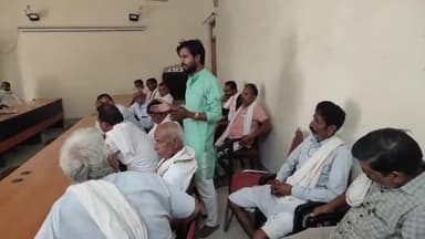 कल दिनांक 24/09/2025 को किसान भवन इटावा में खाद की समस्या,फसल और मकानों के मुआवजे के लिए सभी के साथ मीटिंग की 🙏🙏