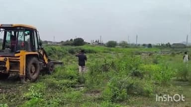 ఉర్సు గుట్ట వద్ద ప్రభుత్వ భూమి కబ్జా నోటీసులు ఇచ్చిన తాసిల్దార్