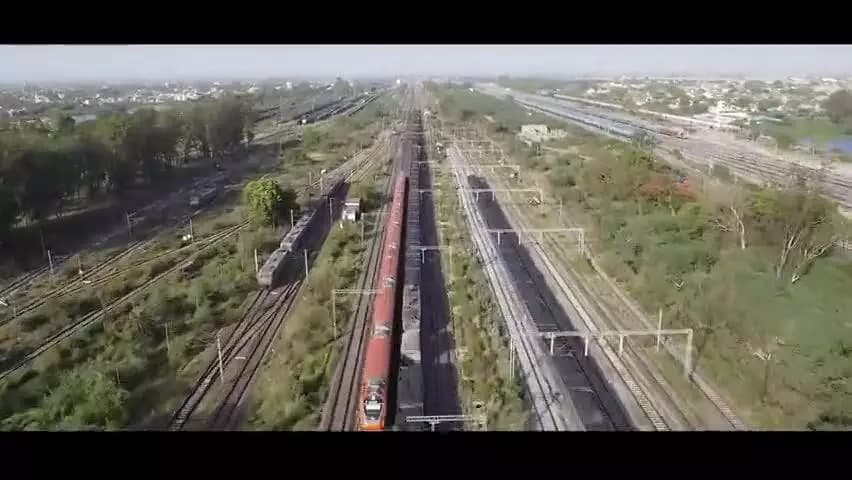 बीकानेर से दिल्ली का सफर अब होगा और भी आसान! नई वंदे भारत एक्सप्रेस यात्रियों को देगी तेज और सुगम सफर का अनुभव। #VandeBharatExpress #RailInfra4Rajasthan