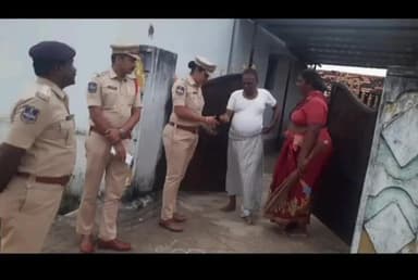 పాపన్నపేట్: నార్సింగి గ్రామంలో కమ్యూనిటీ కనెక్ట్ ప్రోగ్రాం లో సరైన పత్రాలు లేని 65 చక్రవాహనాలుసీజ్ డీఎస్పీ ప్రసన్నకుమార్