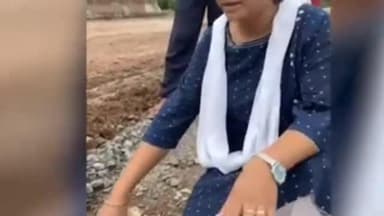 सिरोंचा: अधिकारी व कंत्राटदारांच्या निष्काळजीपणामुळे सामान्य नागरिकांना त्रास सामाजिक कार्यकर्त्यां नीता ताई तलांडे यांचा आरोप