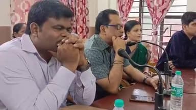 পটাশপুর ১: সচেতনতাই সুরক্ষা স্লোগানকে সামনে রেখে আজ পটাশপুর-১ ব্লকে VRP, VVDC, VST ও জন প্রতিনিধিদের নিয়ে আলোচনা সভার আয়োজন