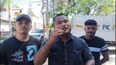 ডুমডুমা: ৰাইডাঙত গৰু ব্যৱসায়ী আৰু ছাত্ৰ সংগঠনৰ সদস্যৰ মাজত মাৰপিতৰ ঘটনাৰ সন্দৰ্ভত থানাত এজাহাৰ দাখিল