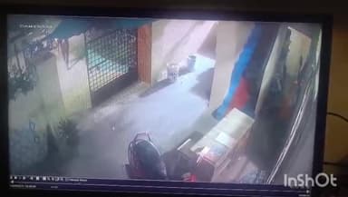 లక్ష్మీ టౌన్షిప్ లో రాత్రి వేళలో గంజాయి మత్తులో హల్చల్ చేస్తున్న యువకులు సీసీటీవీ ఫుటేజ్ వైరల్