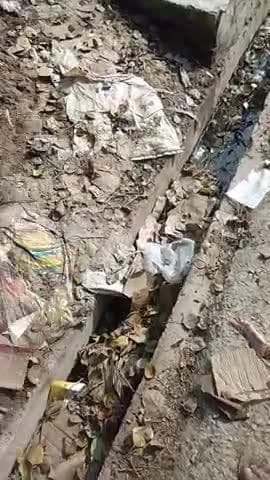 3 महीने से नहीं साफ हुई नाली ग्राम  अटवा भदसेन में तहसील संडीला प्रधान नहीं दे रहे ध्यान
