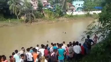 দাসপুর ২: দাসপুর ২ নম্বর ব্লকের জোতঘনশ্যাম  গ্রামের খালের জলে দুই ভাই স্নান করতে নেমে নিখোঁজ