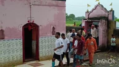 चन्द्रपुरा: डुमरी विधायक जयराम महतो ने नर्रा काली मंदिर परिसर में सामुदायिक भवन निर्माण कार्य का शिलान्यास किया