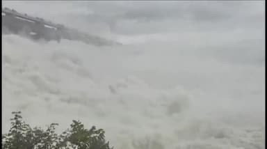 శంకరంపేట ఏ: నిజాంసాగర్ ప్రాజెక్టు 13 గేట్ల నుంచి కొనసాగుతున్న నీటి విడుదల