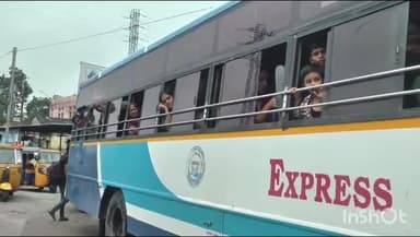 ఆర్టీసీ బస్సు స్టాండ్ ప్రాంతంలో ఆటోకు అడ్డం వచ్చారని బస్సు అద్దాలు పగలగొట్టిన ఆటో డ్రైవర్