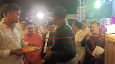 সুতাহাটা: সুতাহাটার চৈতন্যপুর নিউষ্টার ক্লাবের  পুজো মণ্ডপ উদ্বোধনে উপস্থিত পূর্ব মেদিনীপুর জেলার জেলাশাসন