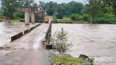 ପୋଡିଆ: ଲଗାଣ ବର୍ଷା ଯୋଗୁଁ ଫୁଲୁଛି ପୋଟେରୁ ଓ ଶାବେରୀ ନଦୀ, ଆଶଙ୍କାରେ ପଡିଆ ବାସୀ