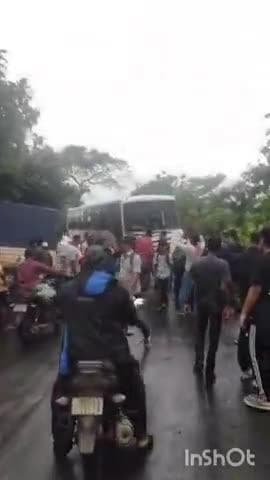 मुरुड: रेवदंडा -मुरुड रस्त्यावर विहूर गावा नजिक विहूर नजीक एसटी- पिकअपचा अपघा13 प्रवासी जखमी