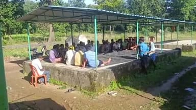 ମହୁଲପାଲି: କର୍ଲିଆଡିହି କୁ ନୂତନ ପଞ୍ଚାୟତ ଭାବେ ଗଠନ କରିବା ଦାବି ନେଇ ପାଞ୍ଚଗାଁ ଛକ ଠାରେ ଏକ ବୈଠକ ଅନୁଷ୍ଠିତ