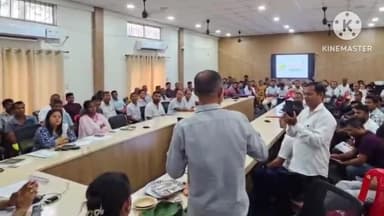 তামুলপুৰ: তামুলপুৰ জিলা প্ৰশাসনৰ
উদ্যোগত দুৰ্গা পূজা সমিতিসমূহলৈ ডিমাণ্ড ড্ৰাফ্টসমূহ আনুষ্ঠানিকভাৱে বিতৰণ কৰে জিলা আয়ুক্তই