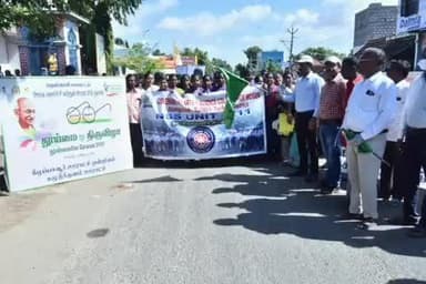 ஆலங்குளம்: கழுநீர் குளத்தில் மீண்டும் மஞ்சள் பை பிரச்சாரத்தை முன்னெடுத்து மாவட்ட ஆட்சித் தலைவர்