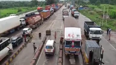 चाण्डिल : जर्जर एनएच-33, यातायात अव्यवस्था से जूझते राहगीर, प्रशासन मौन #chandilnews #jansamasya #nh33 #patatollplaza