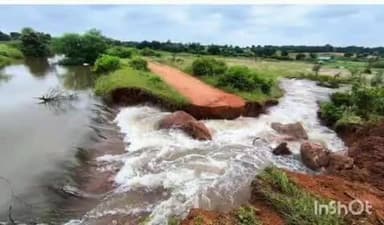 వెల్దండ: పోతేపల్లి గ్రామ సమీపంలో కే ఎల్ ఐ కాల్వకు గండి