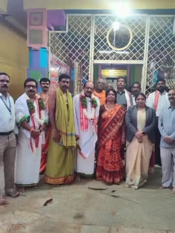 కొమురవెల్లి: కొమురవెల్లి మల్లన్నను కుటుంబ సభ్యులతో కలిసి దర్శించుకున్న పాట్నా హైకోర్టు జడ్జి అనుపమ చక్రవర్తి