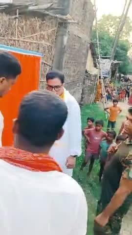 गोरिया बथ।न हॉस्पिटल का उद्घाटन करने के लिए डॉक्टर संजीव कुमार