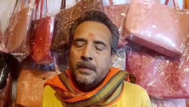 #कौशाम्बी कड़ा धाम थाना क्षेत्र के शीतला धाम मंदिर परिसर में वाहन चोरों का गिरोह खुलेआम तांडव मचा रहा है