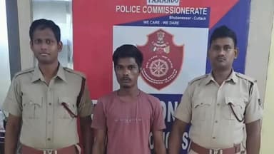 ତମାଣ୍ଡୋ: ତମାଣ୍ଡୋ ଥାନା ଆଦିତ୍ୟହୁଣ୍ଡାଇ ଶୋରୁମ ବିପରୀତ ପାର୍ଶ୍ୱରେ ଫାଷ୍ଟଫୁଡ୍ ଷ୍ଟଲ୍ ଭାଙ୍ଗିବାକୁ ଉଦ୍ୟମ,ଅଭିଯୁକ୍ତକୁ ପୋଲିସ ଜିମାଦେଲେ ଅଭିଯୋଗକାରି