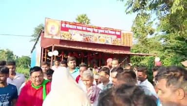 आरा के माननीय सांसद सुदामा प्रसाद जी से श्री कीनाराम मिष्ठान भंडार रेस्टोरेंट sakaddi में उद्घाटन हुआ। dt-29.09.25 को।