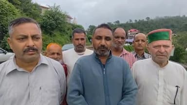 रामशहर: रामशहर मार्ग धंसने के कारण बायला गांव व स्कूल को खतरा उत्पन्न हो गया है।