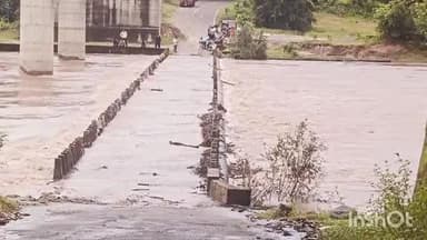 କାଲିମେଳା: ଚତୁର୍ଥ ଥର ପାଇଁ ବୁଡ଼ିଲା କନ୍ୟାଶ୍ରମ ପୋଲ, ବର୍ଷା ପାଣି ପୋଲ ଉପରେ ପ୍ରବାହିତ ହେବାରୁ ପଡିଆ କାଲିମେଳା ଯାତାୟାତ ଠପ୍