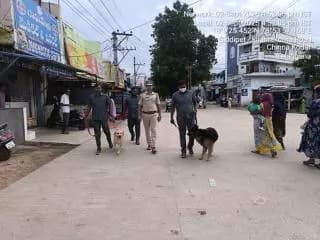 గంజాయి ఇతర మత్తుపదార్థాల నివారణ గురించి చిన్నకోడూరు మండల కేంద్రంలో మరియు పరిసర ప్రాంతాలలో నార్కటిక్స్ డాగ్స్ అనుమానస్పద ప్రాంతాలలో తనిఖీలు నిర్వహించడం జరిగింది ఎస్ఐ సైఫ్ అలీ,