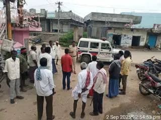 తొగుట ఎస్ఐ రవి కాంతారావు, గ్రామ విపిఓ తో కలిసి వెంకట్రావుపేట గ్రామాన్ని సందర్శించి గ్రామ ప్రజలకు యువకులకు రాబోవు స్థానిక సంస్థల ఎన్నికలు, సైబర్ నేరాలు, సామాజిక రుగ్మతలు, గంజాయి డ్రగ్స్ ఇతర మత్తుపదార్థాల గురించి అవగాహన కల్పించారు.
