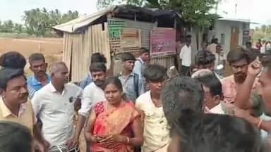 சங்கரன்கோயில்: கே வி ஆலங்குளம் பகுதியில் இரண்டாவது நாளாக பேருந்து சிறை பிடித்த மாணவர்கள்