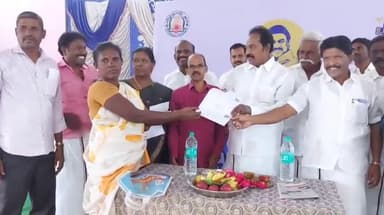 இலுப்பூர்: மதியநல்லூரில் நடந்த உங்களுடன் ஸ்டாலின் முகாமில் 2 மணி நேரத்தில் உத்தரவுகளை வழங்கிய திமுக மாவட்ட செயலாளர் செல்லபாண்டியன் அதிகாரிகள் பங்கேற்பு