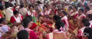 হাজো: আজি মহাষ্টমী পূজা,কামৰূপৰ বংশৰত ৩৫তম দুৰ্গাপূজা উদযাপন আয়তি সকলৰ নাম প্ৰসংগৰে মুখৰিত পূজা মণ্ডপস্থলী