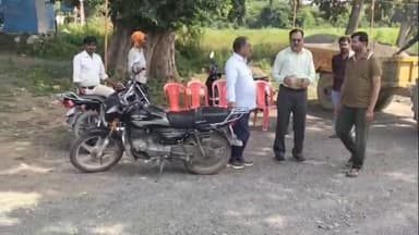 उचेहरा: दुर्गा विसर्जन स्थल बरहा तिराहे उचेहरा का निरीक्षण किया मुख्य नगर पालिका अधिकारी शैलेंद्र प्रताप सिंह ने