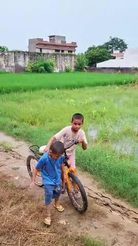 जेसे को तैसा मिला 😂🤣
#FunnyVideos #Viral #comedy #trendingreels #explore #guncomedy #gun #cyclecomedy #cycle
