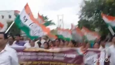 তালড্যাংরা: তৃণমূলের ভাষা আন্দোলনের প্রতিবাদ মঞ্চ খুলে ফেলার প্রতিবাদে ইন্দপুরের বাংলা বাজারে ধিক্কার মিছিল ও পথসভা হল তৃণমূলের
