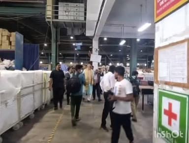 উলুবেড়িয়া ২: হাওড়ার বাউরিয়া তে gloster jute Ltd এর বিভিন্ন ইউনিট পরিদর্শন করতে এলেন কেন্দ্রীয় বস্ত্রমন্ত্রী