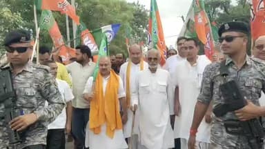 औरंगाबाद भाजपा के लोकप्रिय माननीय पूर्व सांसद श्री सुशील कुमार सिंह जी महागठबंधन के लोगों के द्वारा प्रधानमंत्री आदरणीय श्री नरेन्द्र मोदी जी के स्वर्गीय पूजनीय माँ को गाली देने की विरोध में एनडीए के बंदी में #अम्बा में शामिल हुए।