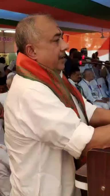 औरंगाबाद बिहार के लोकप्रिय माननीय पूर्व सांसद आदरणीय श्री सुशील कुमार सिंह जी #वैशाली_विधानसभा के पटेढ़ी ब्लॉक में शाइन हाई स्कूल के मैदान में आयोजित #एनडीए_विधानसभा_कार्यकर्ता_सम्मेलन में शामिल होकर विशाल आमसभा को संबोधित किए।