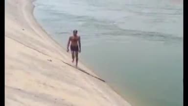 వేములపల్లి: వేములపల్లి వద్ద సాగర్ ఎడమ కారులో నిమజ్జనానికి వెళ్ళిన తండ్రి కొడుకులు గల్లంతు