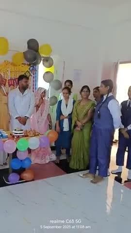 लालगंज: #मानसी बिटिया ने शिक्षक दिवस पर गुरुजनों का किया सम्मान।।