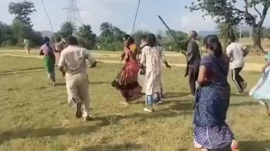 शराब मिलने की सुचना पर रेड करने पहुंची पुलिस पर ग्रामीणों का हमला, पुलिस की जम कर की पिटाई, हथियार छीनने की भी कोशिश, तस्वीर बिहार के जमुई की......
#TejashwiYadav #भाजपा #RJD #BiharNews #Bihar #BiharPolitics #india #BiharElections #indian #