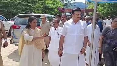 கொல்லிமலை: செங்கரையில் நலம் காக்கும் ஸ்டாலின் சிறப்பு மருத்துவ முகாமினை அமைச்சர் மதிவேந்தன் தொடங்கி வைத்து பார்வையிட்டார்