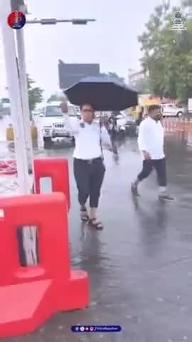 बरसात में भी… ड्यूटी पहले
#RajasthanPolice
#UdaipurPolice
#IMDRajasthan
#RajasthanTrafficPolice