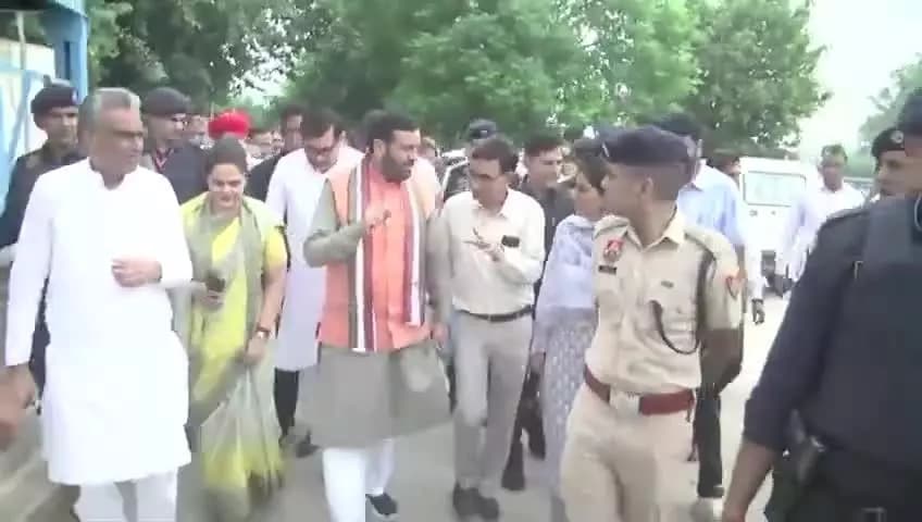 फतेहाबाद: सीएम श्री नायब सिंह सैनी ने बलियावाला हेड पर जलभराव की स्थिति का जायजा लिया और राहत कार्यों की समीक्षा की