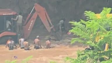 बरवाला: पंचकूला आईटी पार्क के पास घग्गर नदी में हादसा, मलबे में दबे दो बच्चे, बचाव कार्य जारी