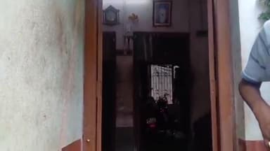 পাঁচলা: পাঁচলার জয়নগর গ্রামে সিপিএম নেতার বাড়িতে শ্রাদ্ধের সামগ্রী দেখে ভয় দেখানোর অভিযোগ তৃণমূল কংগ্রেসের বিরুদ্ধে