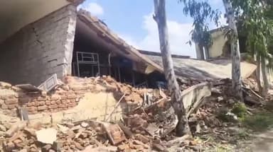 అల్లాదుర్గం: లింగంపల్లిలో కుప్ప కూలిన గురుకుల పాఠశాల భవనం తప్పిన పెను ప్రమాదం